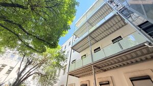 Zeitlose Altbauwohnung mit Balkon in Top-Lage nahe Augarten
