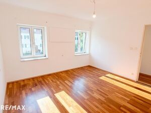 2-Zimmer-Mietwohnung mit 80 m&sup2; Eigengarten und PKW-Abstellplatz