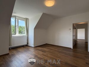 "2-Zimmer Dachgeschosswohnung in ruhiger Lage"