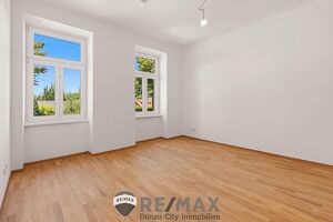 "Gro&szlig;z&uuml;giger, frisch sanierter Altbau bei der Schmelz"