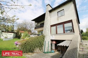 Haus mit Charakter: Fernsicht, Gro&szlig;z&uuml;gigkeit und 2.000 m&sup2; Grundst&uuml;ck mit Erweiterungspotenzial