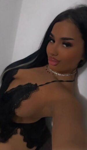 Selena ENGES SEXTEUFELCHEN