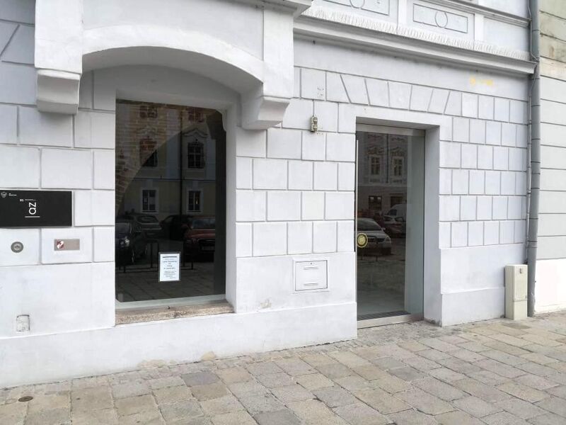 Gesch&auml;ftslokal zentral am Welser Stadtplatz mit attraktivem Gew&ouml;lbe
