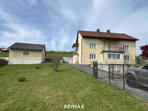 Wohnhaus mit viel Platz und gro&szlig;em Grundst&uuml;ck in sch&ouml;ner, ruhigen Umgebung
