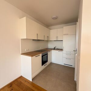 Hochwertige Dachgescho&szlig;wohnung inkl. Einbauk&uuml;che und Loggia - Top A11