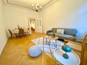 Stilvoller Altbauflair | Erstbezug | 2 Zimmer getrennt begehbar | 2. Stock | N&auml;he U4 Sch&ouml;nbrunn