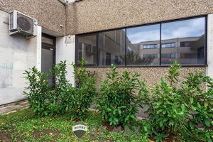 "B&uuml;ro und Lagerfl&auml;che- nahe Laxenburgerstra&szlig;el!"
