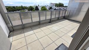 Moderne Terrassenwohnung + Deckenk&uuml;hlung im 5.OG!!
