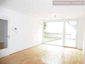Schicke Erdgescho&szlig;-Terrassenwohnung in super Lage - AB SEPTEMBER!