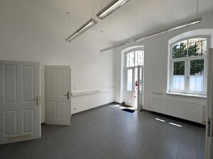 Neu saniertes Gesch&auml;ftslokal, unbefristet // Newly renovated business premises, unlimited rent //