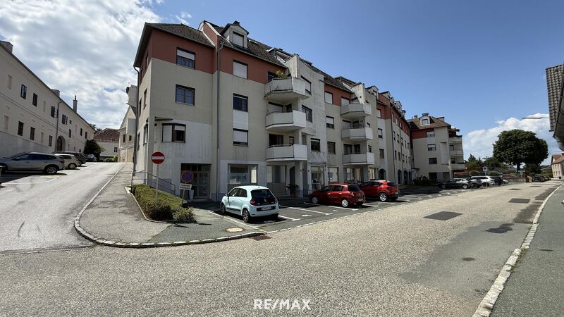 **Repr&auml;sentative Gewerbefl&auml;che in Bestlage von G&uuml;ssing ? vielseitig nutzbar, hochwertig ausgestattet & sofort verf&uuml;gbar**