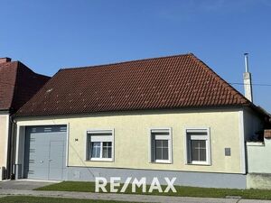 Top sanierter Langstreckhof mit gro&szlig;z&uuml;gigen Nebengeb&auml;uden!