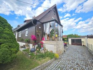 Doppelhaush&auml;lfte mit Garage und Garten in absoluter Ruhelage!