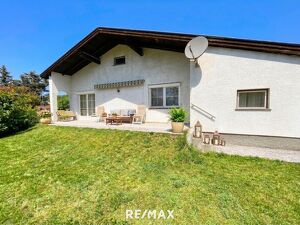 Zeit f&uuml;r einen Neustart! Sanierungsbed&uuml;rftiges Haus auf 1.787 m&sup2; gro&szlig;em Grundst&uuml;ck ? ideal f&uuml;r eine umfassende Revitalisierung oder als Neubauprojekt