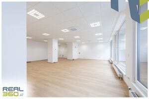 Generalsaniertes KLIMATISIERTES B&uuml;ro mit Blick auf die Landstra&szlig;e und PARKPLATZ!