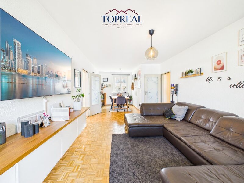Gro&szlig;z&uuml;gige 3-Zimmer-Wohnung mit Loggia & Badeplatz direkt vor der Haust&uuml;re