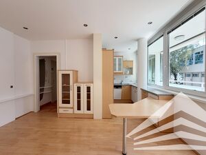 Helle 2 Zimmerwohnung mit K&uuml;che & TG-Stellplatz in idealer Innenstadtlage