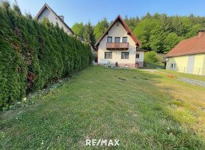 Ein- oder Zweifamilienfamilienhaus in idyllischer Lage mit viel Raum & Entwicklungsm&ouml;glichkeiten!