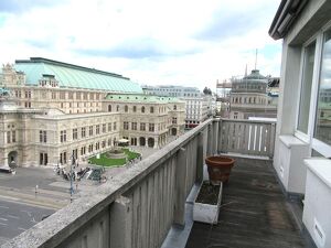 N&Auml;HE OPER ? 4 ZIMMER DACHGESCHOSSAPARTMENT MIT RUNDUM-DACHTERRASSE