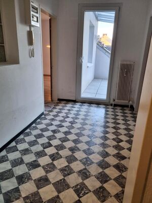 3 Raum Wohnung mit Balkon