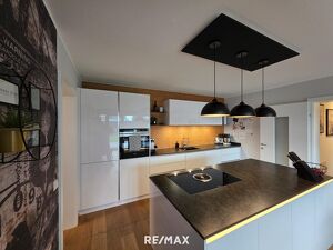Exklusive Eigentumswohnung mit gro&szlig;z&uuml;gigem Garten