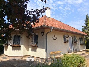 ''Komfortabel ausgestatteter Bungalow mit park&auml;hnlichem Garten''