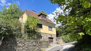 **HARTBERG-Ring - TOPLAGE** Sanierungsbed&uuml;rftiges Wohnhaus mit Unterkellerung in Gr&uuml;nlage!
