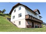 Gem&uuml;tliches Ein-/Zweifamilienhaus mit 9 Zimmern und Garage auf 805 m&sup2; Hanggrund