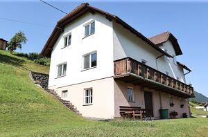 Gem&uuml;tliches Ein-/Zweifamilienhaus mit 9 Zimmern und Garage auf 805 m&sup2; Hanggrund