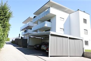 Barrierefreie, moderne, neuwertige 3-Raum-Wohnung mit 7,5 m&sup2; gro&szlig;em Balkon und PKW-Garage in Wolfern