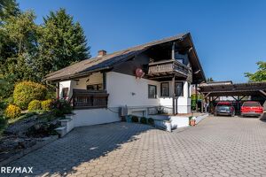 Gro&szlig;z&uuml;giges Haus mit sonnigem Garten, Carport, Garage und Fu&szlig;bodenheizung!