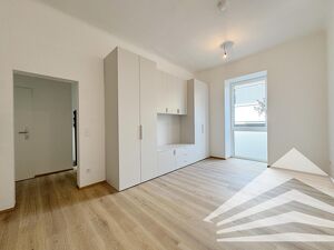 Generalsanierte und teilm&ouml;blierte 1 Zimmer-Altbauwohnung mit K&uuml;che - N&auml;he Landstra&szlig;e!