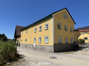 ***OPEN HOUSE Freitag, 25. September 2026 von 14 - 16 Uhr*** 4-Parteienhaus in ruhiger und sonniger Lage