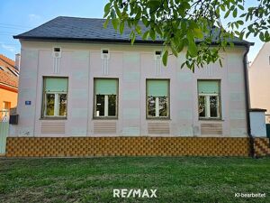 Streckhof in Moschendorf, 5 Zimmer, Wohnfl&auml;che 116 m&sup2;, gro&szlig;e Lagerfl&auml;chen in den Nebengeb&auml;uden, 95.000 ?