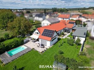 Kernsanierter Streckhof mit Salzwasserpool, gro&szlig;em Grundst&uuml;ck und au&szlig;ergew&ouml;hnlichen Wohnambiente in zentraler Dorflage