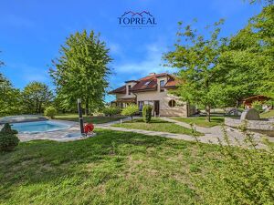 Traumvilla mit Pool & Aussichtslage in Wei&szlig;kirchen ? exklusives Anwesen mit Resort-Charakter