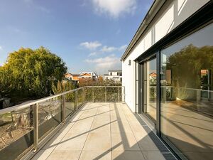 Elegante Wohnung mit Terrasse nahe Donauzentrum ? Provisionsfrei f. K&auml;ufer // Elegant apartment with terrace near Donau Zentrum //