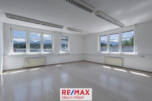 Attraktive B&uuml;rofl&auml;che mit 4 gro&szlig;en R&auml;umen in guter Lage