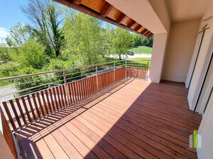 Exklusive 4-Zimmer-Wohnung in sonniger Lage mit Loggia & Balkon!