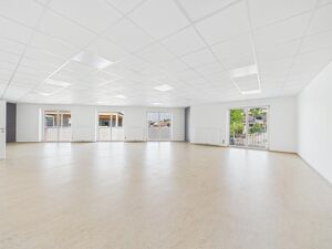 STEYREGG: B&Uuml;RO- PRAXIS-THERAPIE-ORDINATIONSFL&Auml;CHE ca. 242 m&sup2; + BALKONFL&Auml;CHE in zentraler Lage