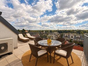 Klimatisierte Wohnung mit 21m&sup2; Dachterrasse bei VIC I U1 !