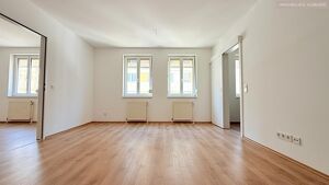 2,5 Zimmer, viel Charme & ein Innenhof zum Verlieben