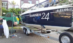 Boote-Yachten-Antifouling weg Schleifen und neues Anstrich-Farbe-Kupfer