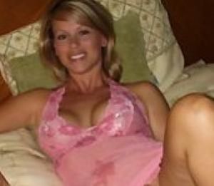 willige Blondine sucht starken Mann