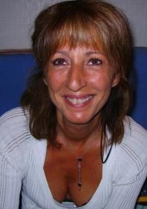 einsame 52jährige Witwe sucht liebevollen Partner