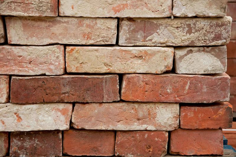 8.000 Stck. handgeformte antike Backsteine