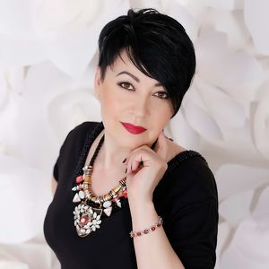 Frau im Welt besten Alter ist auf der suche
