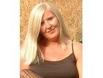 Blondine sucht dominanten Partner