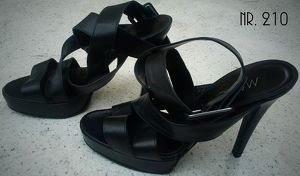 Nr. 210     Herrliche NEUE Damenschuhe  mit Riemen  "MACCAIN" ,
