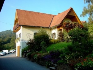 Buschenschank-Gästezimmmer-Weingut Lorenz